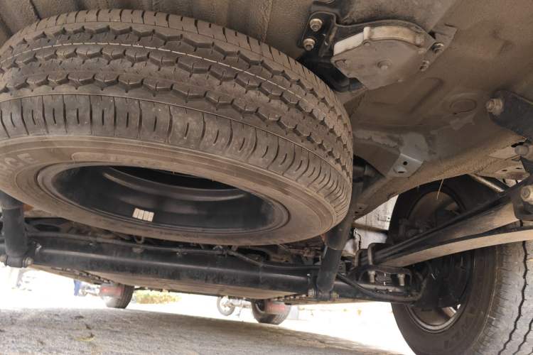 Used SAIC MAXUS Dana V1 2024 M1 Long-Wheelbase Low-Roof Passenger Version (64 kWh) Chassis Rear