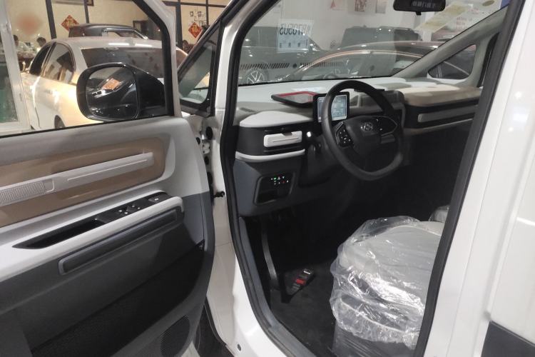 Used SAIC MAXUS Dana V1 2024 V1 Short Wheelbase Low-Roof Multi-Function Version (51 kWh) Driver Seat