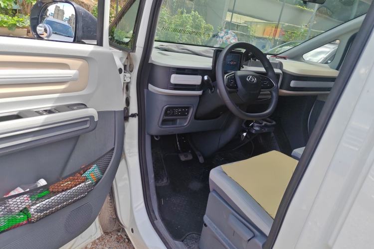 Used SAIC MAXUS Dana V1 2024 V1 Short Wheelbase Low-Roof Multi-Function Version (51 kWh) Driver Seat