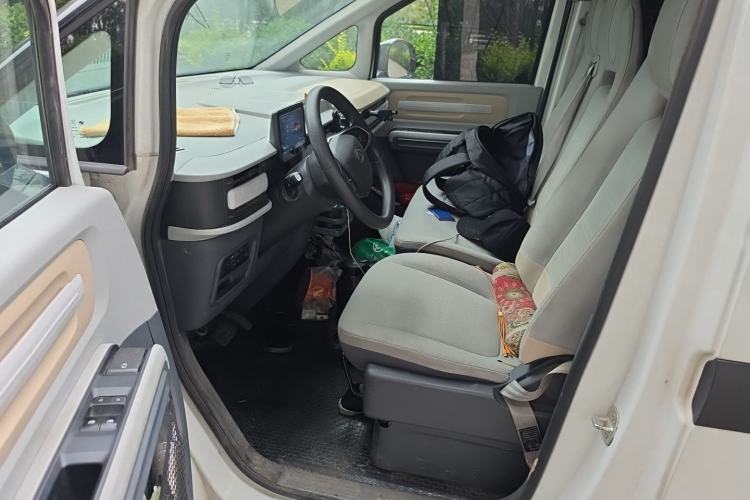 Used SAIC MAXUS Dana V1 2024 V1 Long Wheelbase High Roof (51 kWh) Driver Seat
