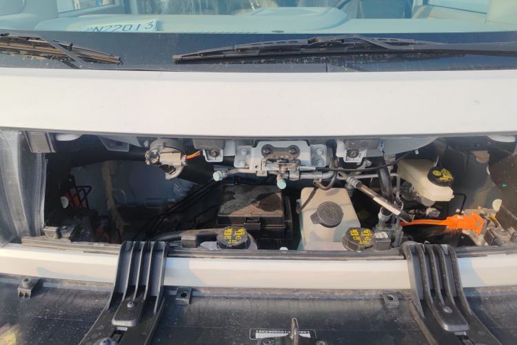 Used SAIC MAXUS Dana V1 2024 V1 Long Wheelbase High-Roof Multi-Function Version (62 kWh) Engine Bay