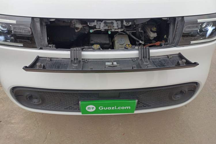 Used SAIC MAXUS Dana V1 2024 V1 Long Wheelbase High Roof (51 kWh) Engine Bay
