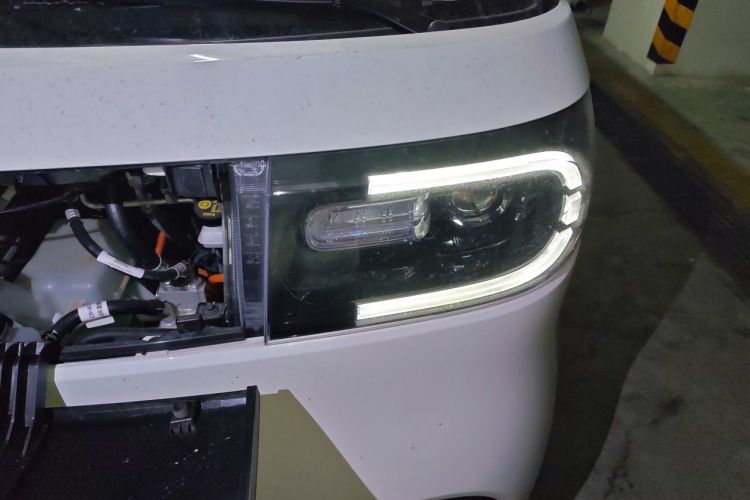 Used SAIC MAXUS Dana V1 2024 V1 Long Wheelbase Low-Roof Multi-Function Version (62 kWh) Engine Bay Left