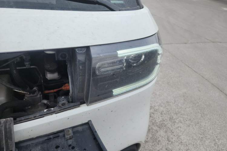 Used SAIC MAXUS Dana V1 2024 V1 Long Wheelbase High Roof (51 kWh) Engine Bay Left