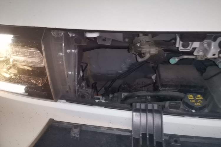 Used SAIC MAXUS Dana V1 2024 V1 Short Wheelbase Low Roof (31 kWh) Engine Bay Right