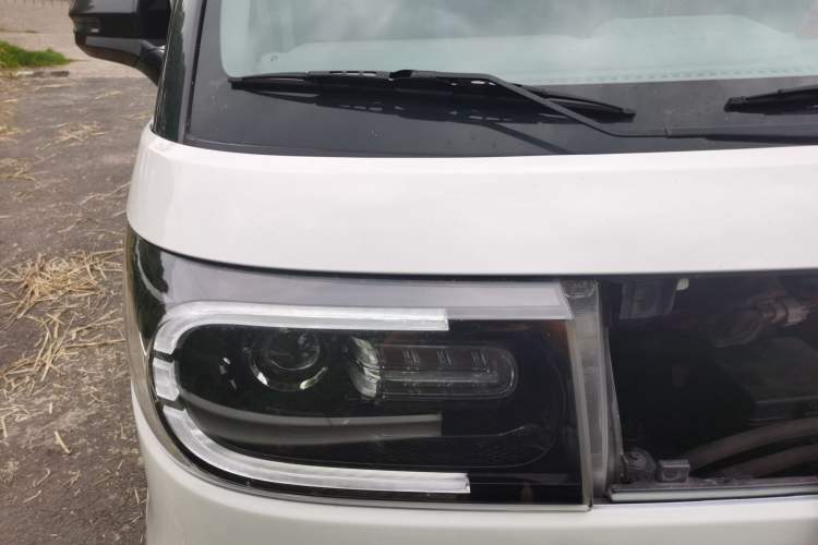 Used SAIC MAXUS Dana V1 2024 V1 Long Wheelbase High Roof (51 kWh) Engine Bay Right
