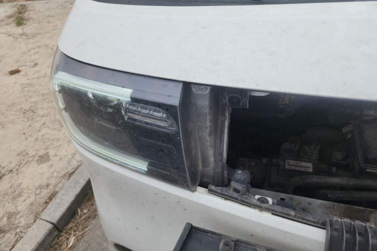 Used SAIC MAXUS Dana V1 2024 V1 Long Wheelbase High Roof (51 kWh) Engine Bay Right