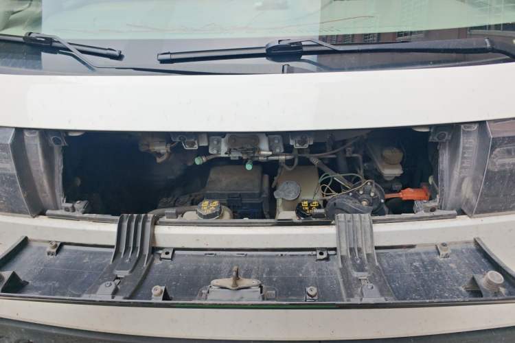 Used SAIC MAXUS Dana V1 2024 V1 Long Wheelbase Low Roof (51 kWh) Engine Bay
