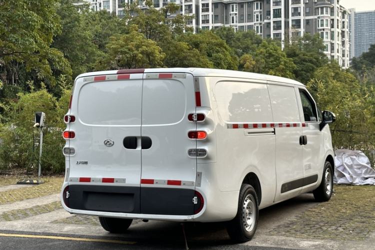 Used SAIC MAXUS Dana V1 2024 V1 Long Wheelbase Low Roof (51 kWh) Exterior 1