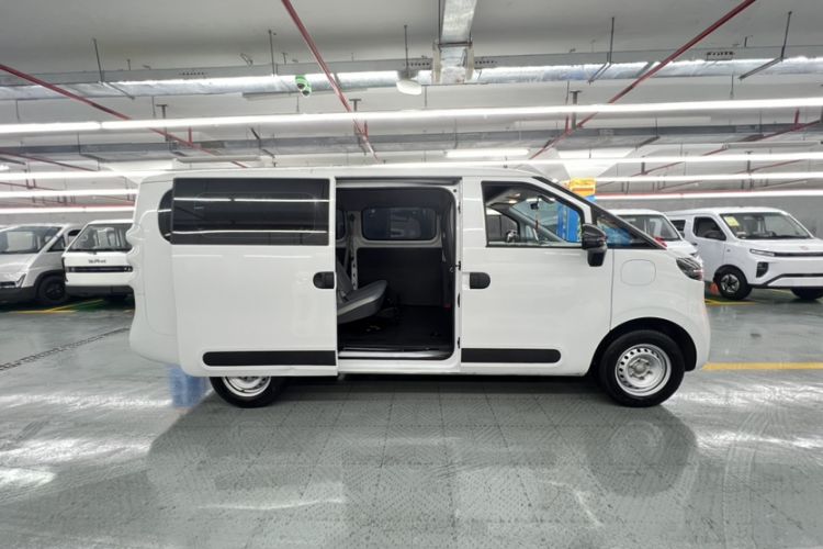 Used SAIC MAXUS Dana V1 2024 V1 Short Wheelbase Low-Roof Multi-Function Version (51 kWh) Exterior 2