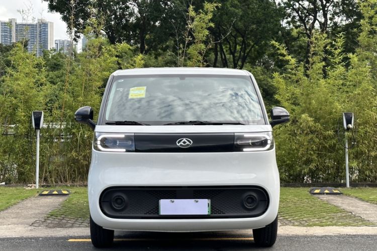 Used SAIC MAXUS Dana V1 2024 V1 Short Wheelbase Low-Roof Multi-Function Version (51 kWh) Exterior 2