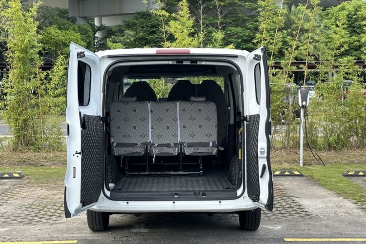 Used SAIC MAXUS Dana V1 2024 V1 Short Wheelbase Low-Roof Multi-Function Version (51 kWh) Exterior 3