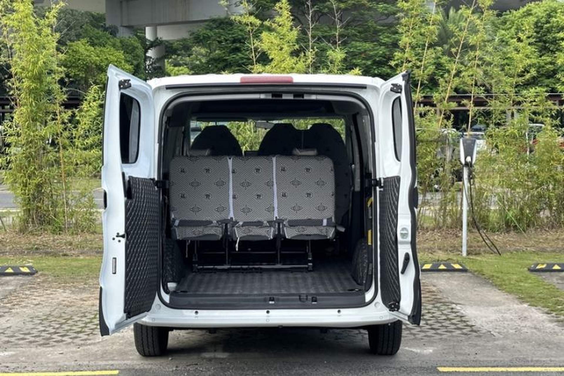 Used SAIC MAXUS Dana V1 2024 V1 Short Wheelbase Low-Roof Multi-Function Version (51 kWh) Exterior 3
