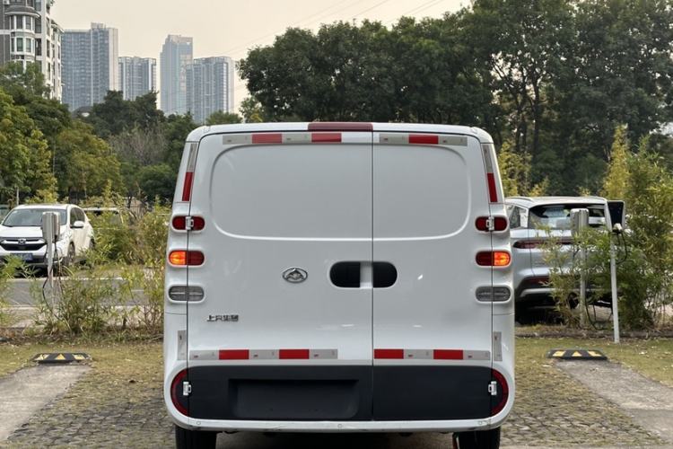 Used SAIC MAXUS Dana V1 2024 V1 Long Wheelbase Low Roof (51 kWh) Exterior 3