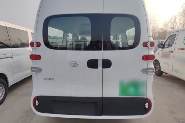 Used SAIC MAXUS Dana V1 2024 V1 Long Wheelbase High-Roof Multi-Function Version (62 kWh) Exterior 4
