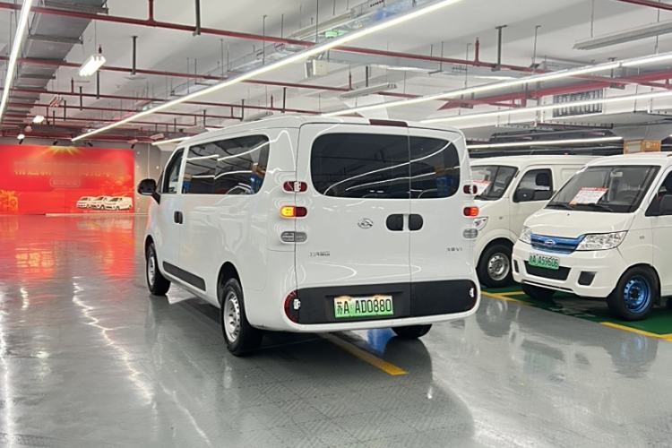 Used SAIC MAXUS Dana V1 2024 V1 Short Wheelbase Low-Roof Multi-Function Version (51 kWh) Exterior 4