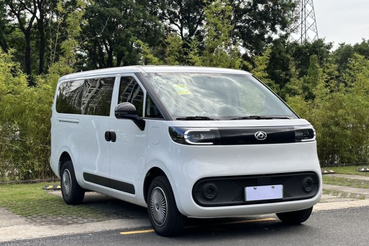 Used SAIC MAXUS Dana V1 2024 V1 Short Wheelbase Low-Roof Multi-Function Version (51 kWh) Exterior 6