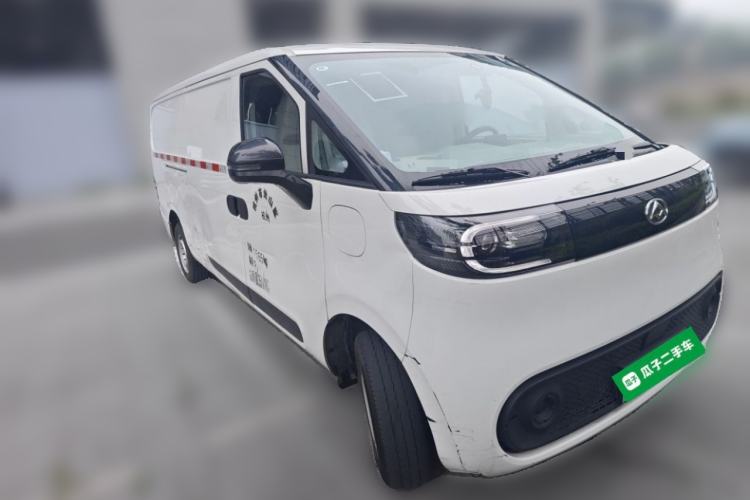 Used SAIC MAXUS Dana V1 2024 V1 Long Wheelbase Low Roof (51 kWh) Front Right 45 Deg