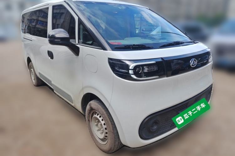 Used SAIC MAXUS Dana V1 2024 V1 Short Wheelbase Low-Roof Multi-Function Version (51 kWh) Front Right 45 Deg