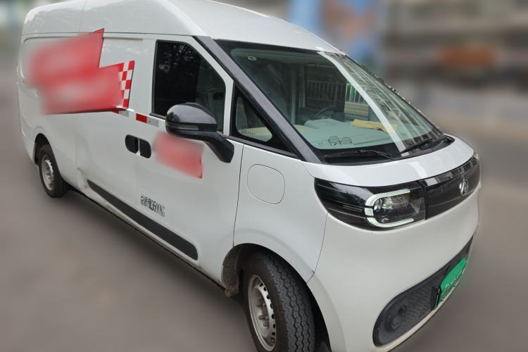 Used SAIC MAXUS Dana V1 2024 V1 Long Wheelbase High Roof (51 kWh) Front Right 45 Deg
