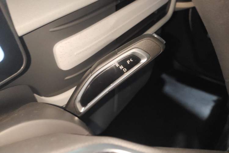 Used SAIC MAXUS Dana V1 2024 V1 Short Wheelbase Low-Roof Multi-Function Version (51 kWh) Gear Lever