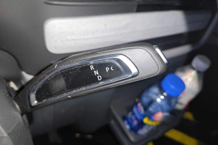 Used SAIC MAXUS Dana V1 2024 V1 Long Wheelbase Low-Roof Multi-Function Version (62 kWh) Gear Lever