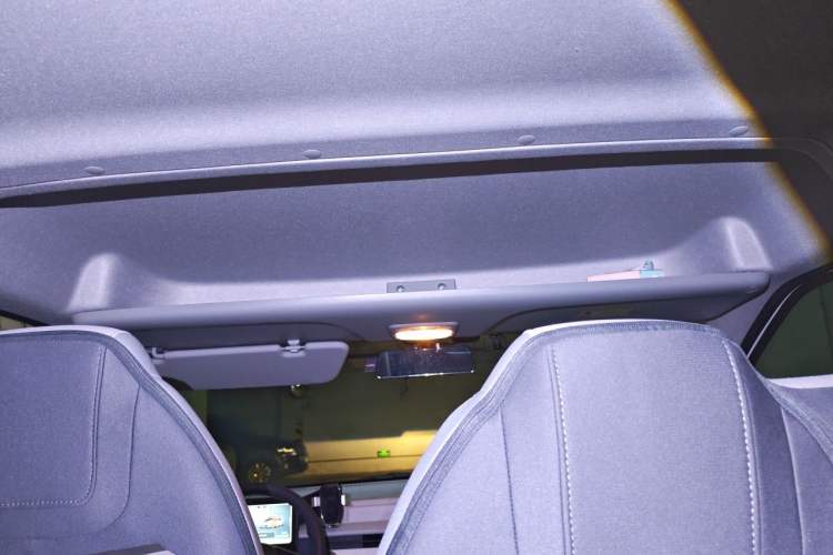 Used SAIC MAXUS Dana V1 2024 V1 Long Wheelbase Low-Roof Multi-Function Version (62 kWh) Headliner