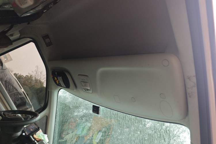 Used SAIC MAXUS Dana V1 2024 V1 Long Wheelbase Low Roof (51 kWh) Headliner