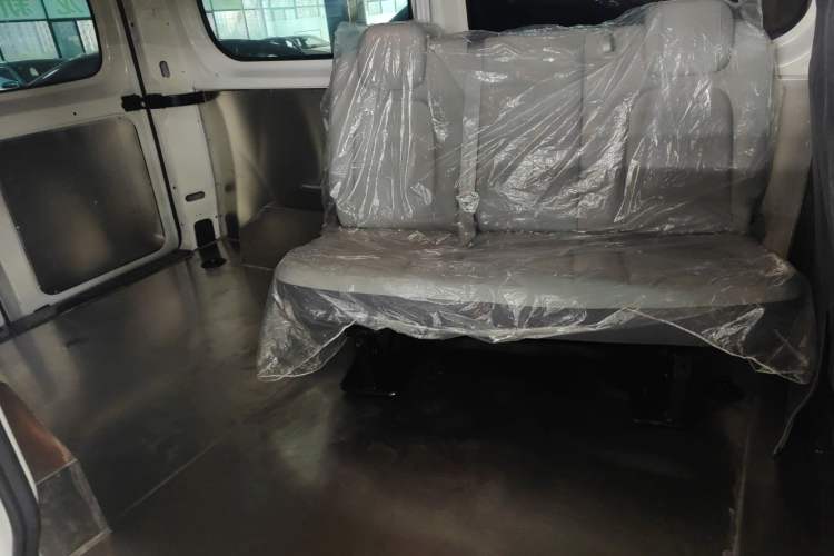Used SAIC MAXUS Dana V1 2024 V1 Short Wheelbase Low-Roof Multi-Function Version (51 kWh) Interior 1