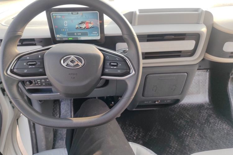 Used SAIC MAXUS Dana V1 2024 V1 Long Wheelbase High-Roof Multi-Function Version (62 kWh) Interior 2
