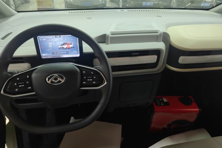 Used SAIC MAXUS Dana V1 2024 V1 Short Wheelbase Low-Roof Multi-Function Version (51 kWh) Interior 3