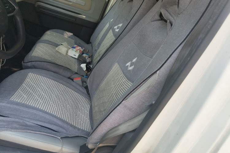 Used SAIC MAXUS Dana V1 2024 V1 Long Wheelbase High Roof (51 kWh) Interior 4