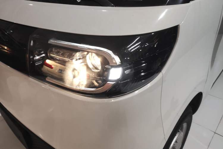 Used SAIC MAXUS Dana V1 2024 V1 Short Wheelbase Low-Roof Multi-Function Version (51 kWh) Left Front Headlight