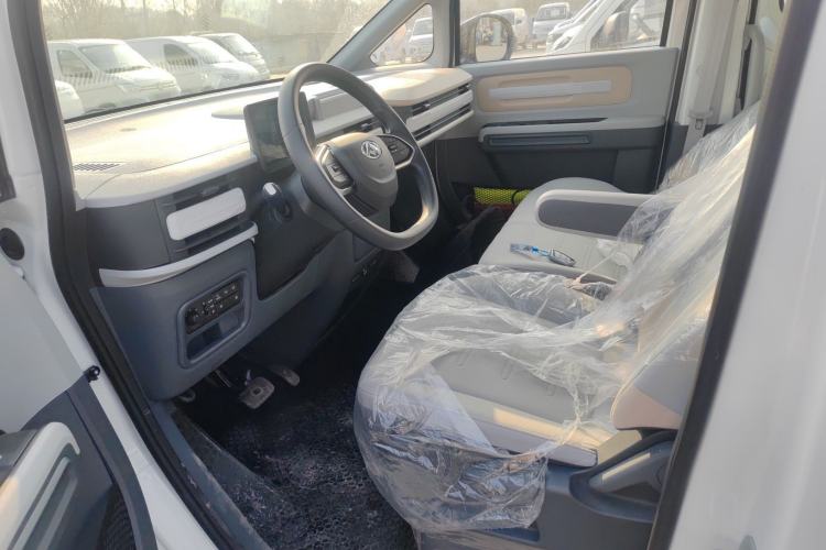 Used SAIC MAXUS Dana V1 2024 V1 Long Wheelbase High-Roof Multi-Function Version (62 kWh) Left Front Seat