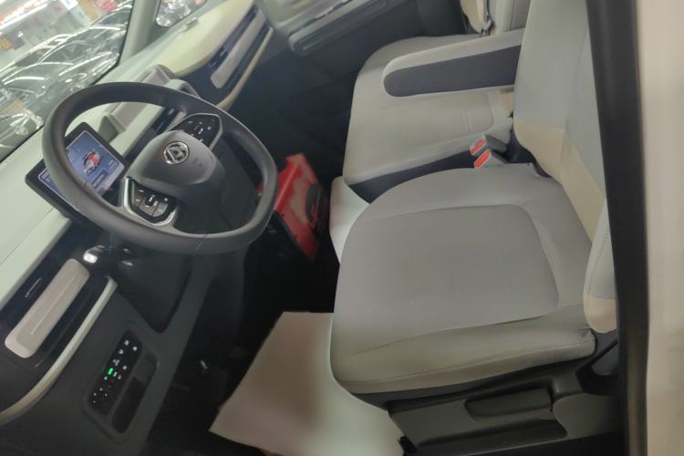Used SAIC MAXUS Dana V1 2024 V1 Short Wheelbase Low-Roof Multi-Function Version (51 kWh) Left Front Seat