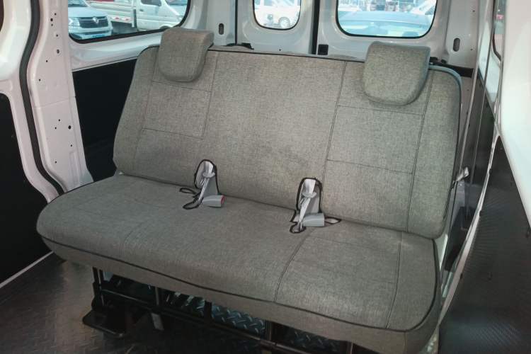 Used SAIC MAXUS Dana V1 2024 V1 Short Wheelbase Low-Roof Multi-Function Version (51 kWh) Left Rear Seat