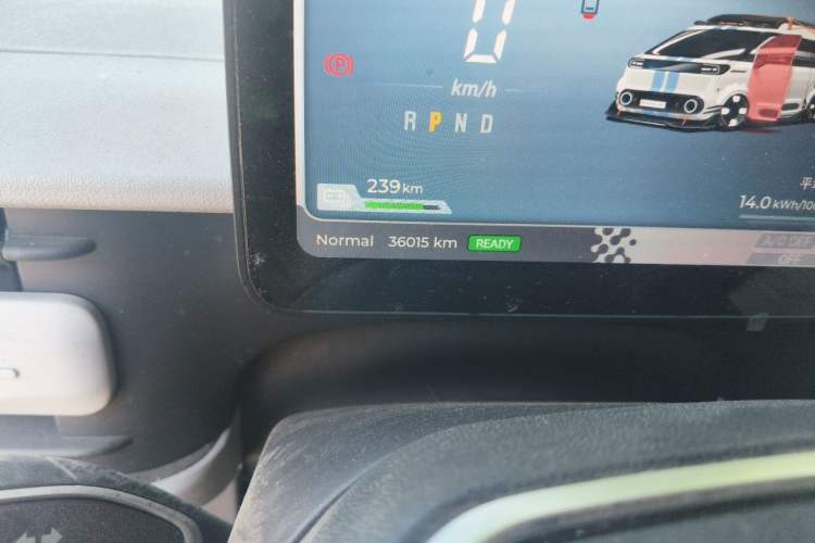 Used SAIC MAXUS Dana V1 2024 V1 Long Wheelbase High Roof (51 kWh) Odometer Close Up