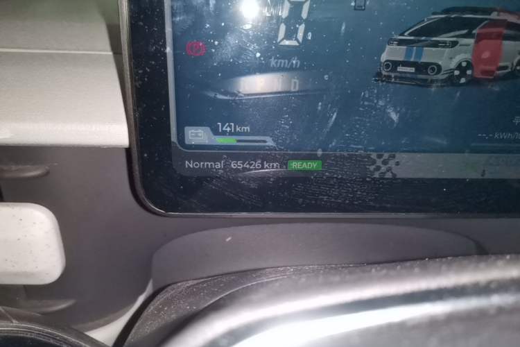 Used SAIC MAXUS Dana V1 2024 V1 Short Wheelbase Low Roof (31 kWh) Odometer Close Up