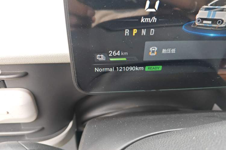 Used SAIC MAXUS Dana V1 2024 M1 Long-Wheelbase Low-Roof Passenger Version (64 kWh) Odometer Close Up