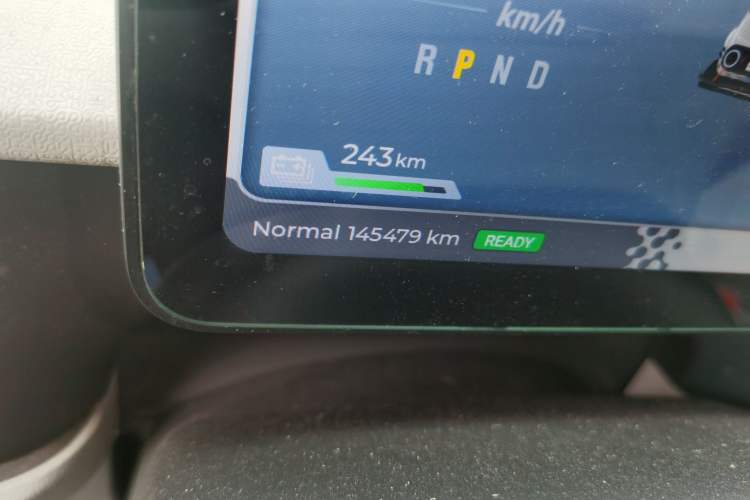 Used SAIC MAXUS Dana V1 2024 V1 Long Wheelbase High Roof (51 kWh) Odometer Close Up