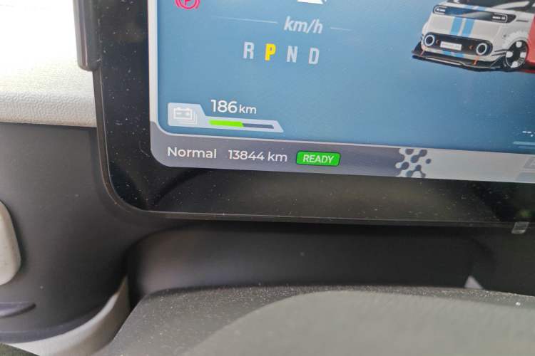 Used SAIC MAXUS Dana V1 2024 V1 Short Wheelbase Low-Roof Multi-Function Version (51 kWh) Odometer Close Up