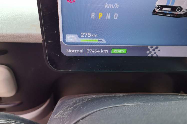 Used SAIC MAXUS Dana V1 2024 V1 Short Wheelbase Low-Roof Multi-Function Version (51 kWh) Odometer Close Up