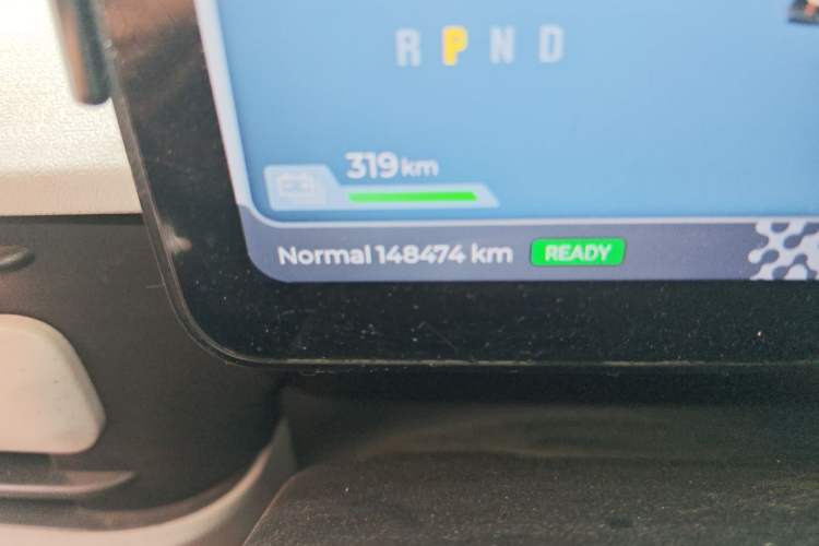 Used SAIC MAXUS Dana V1 2024 V1 Long Wheelbase Low Roof (51 kWh) Odometer Close Up