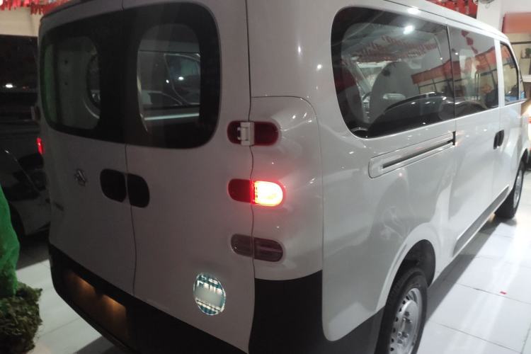 Used SAIC MAXUS Dana V1 2024 V1 Short Wheelbase Low-Roof Multi-Function Version (51 kWh) Rear Right 45 Deg