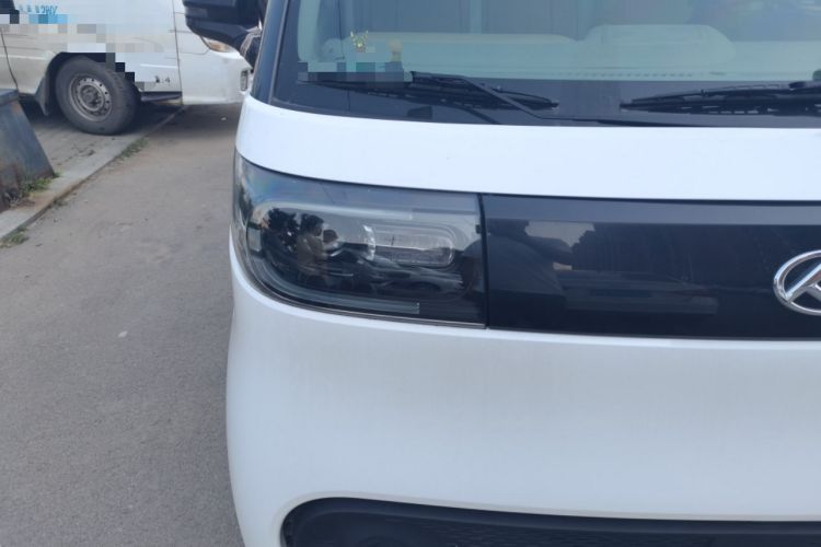 Used SAIC MAXUS Dana V1 2024 V1 Long Wheelbase High Roof (51 kWh) Right Front Headlight