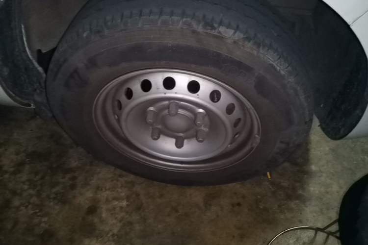 Used SAIC MAXUS Dana V1 2024 V1 Short Wheelbase Low Roof (31 kWh) Right Front Wheel Hub
