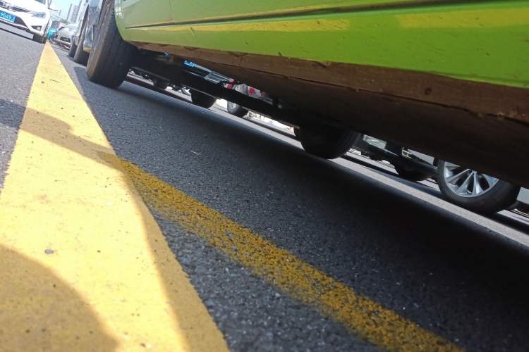 Used SAIC MAXUS Dana V1 2024 V1 Short Wheelbase Low-Roof Multi-Function Version (51 kWh) Right Side Sill