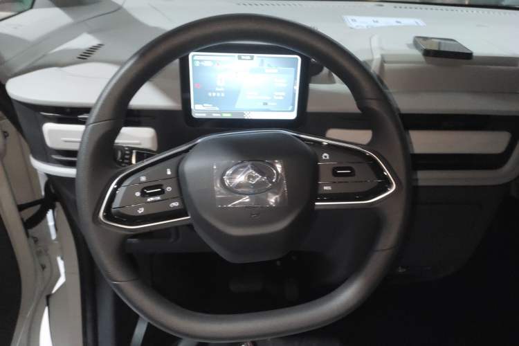 Used SAIC MAXUS Dana V1 2024 V1 Short Wheelbase Low-Roof Multi-Function Version (51 kWh) Steering Wheel