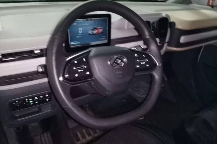 Used SAIC MAXUS Dana V1 2024 V1 Short Wheelbase Low Roof (31 kWh) Steering Wheel
