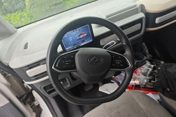 Used SAIC MAXUS Dana V1 2024 V1 Long Wheelbase Low Roof (51 kWh) Steering Wheel